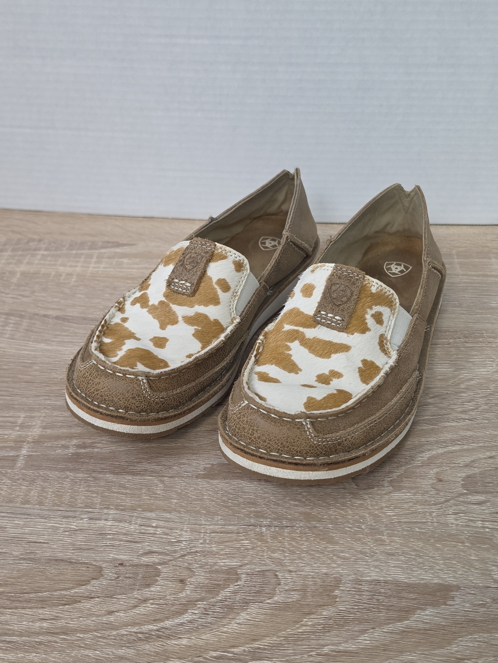 Ariat Women's Cruisers Suede Adobe Tan White Hair Slip On Size 9.5 B Cow Print